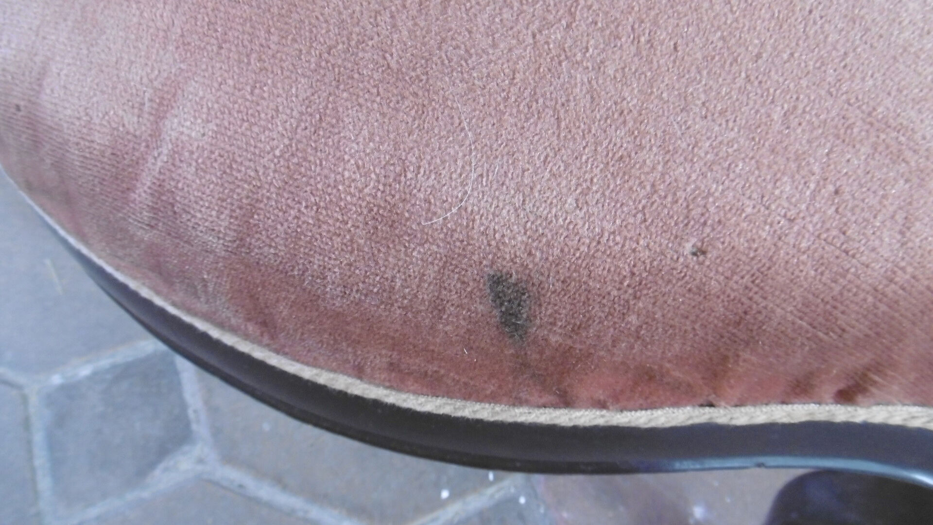 Fauteuil voltaire epoque Napoleon III en bois noirci tissu rouge saumon