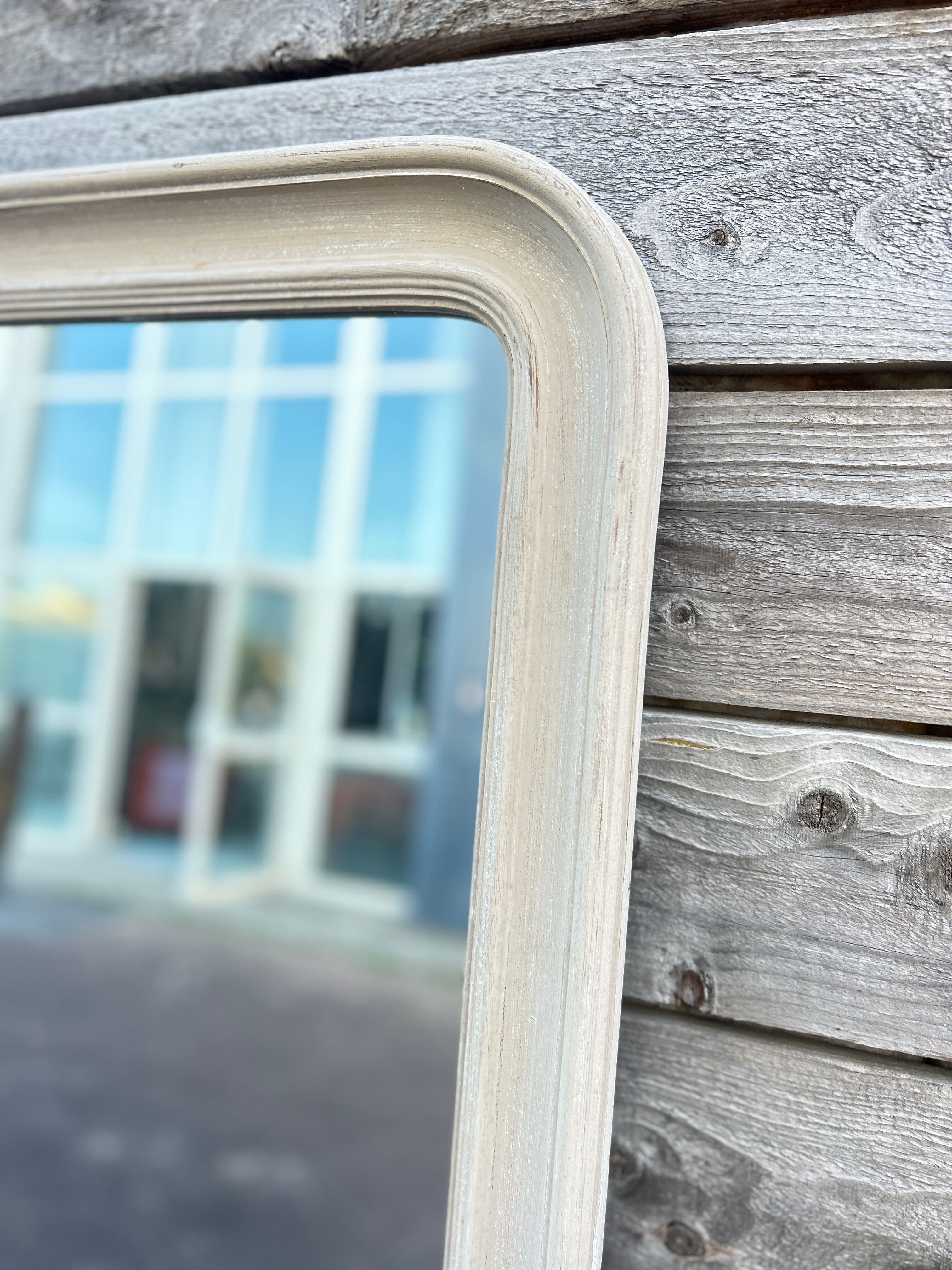 Miroir peint en gris, style Louis Philippe