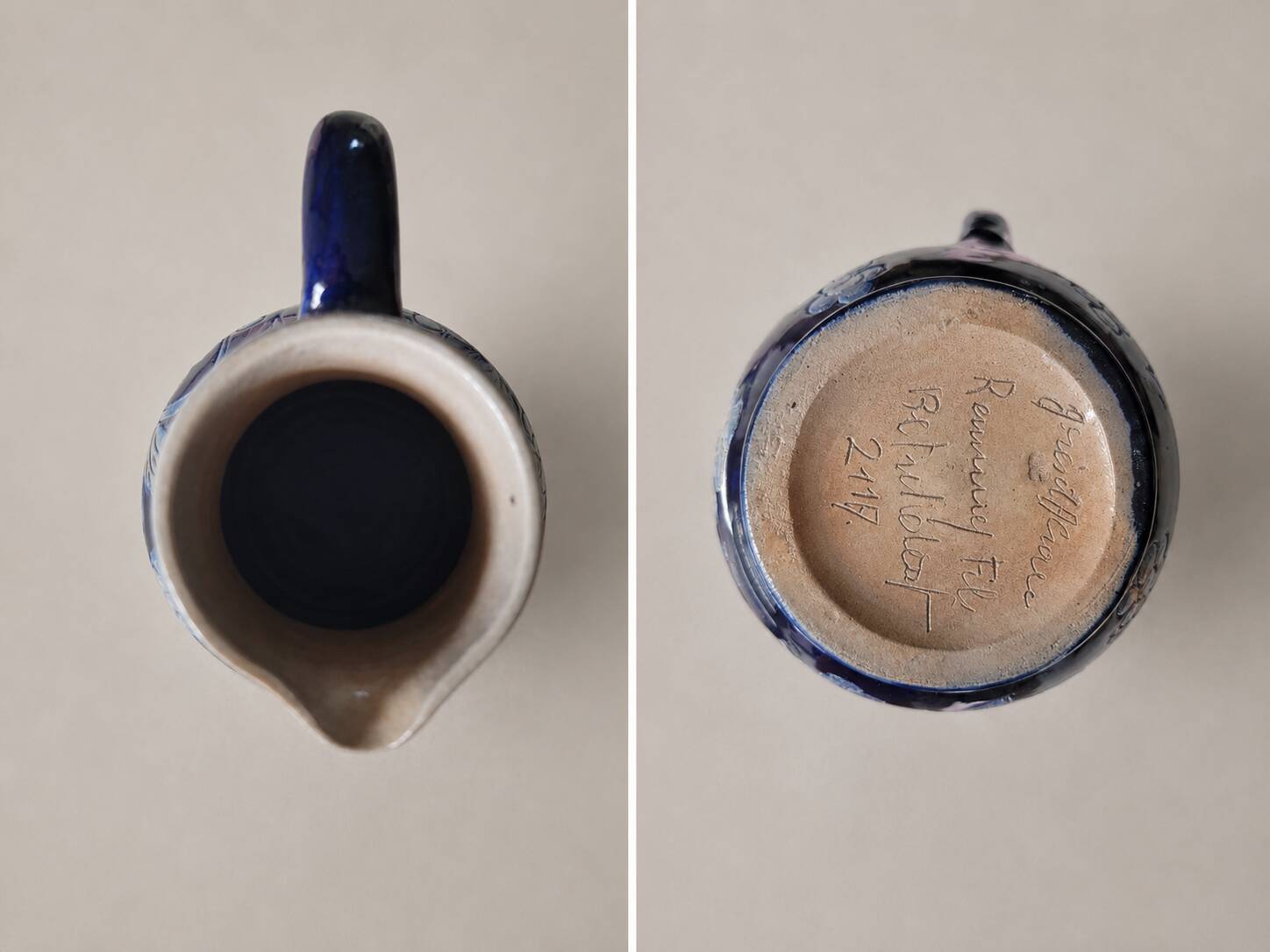 Pichet ancien Reinhold Merkelbach Grenzhausen – Grès bleu cobalt – Décor ra