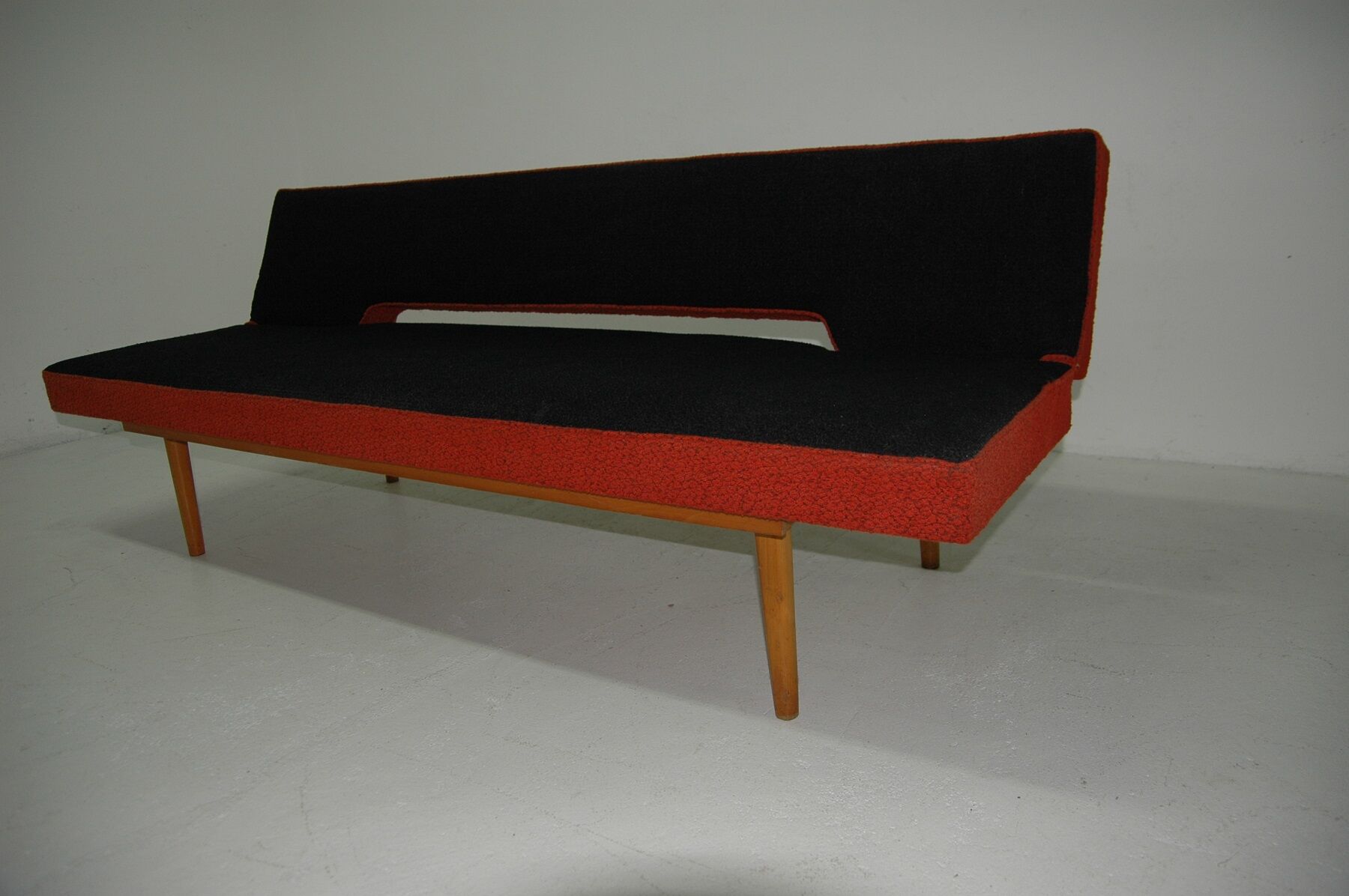 Sofa by Miroslav Navrátil, 1960s, Czechoslovakia
