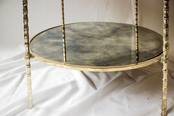 Table d'appoint en laiton et verre fumé