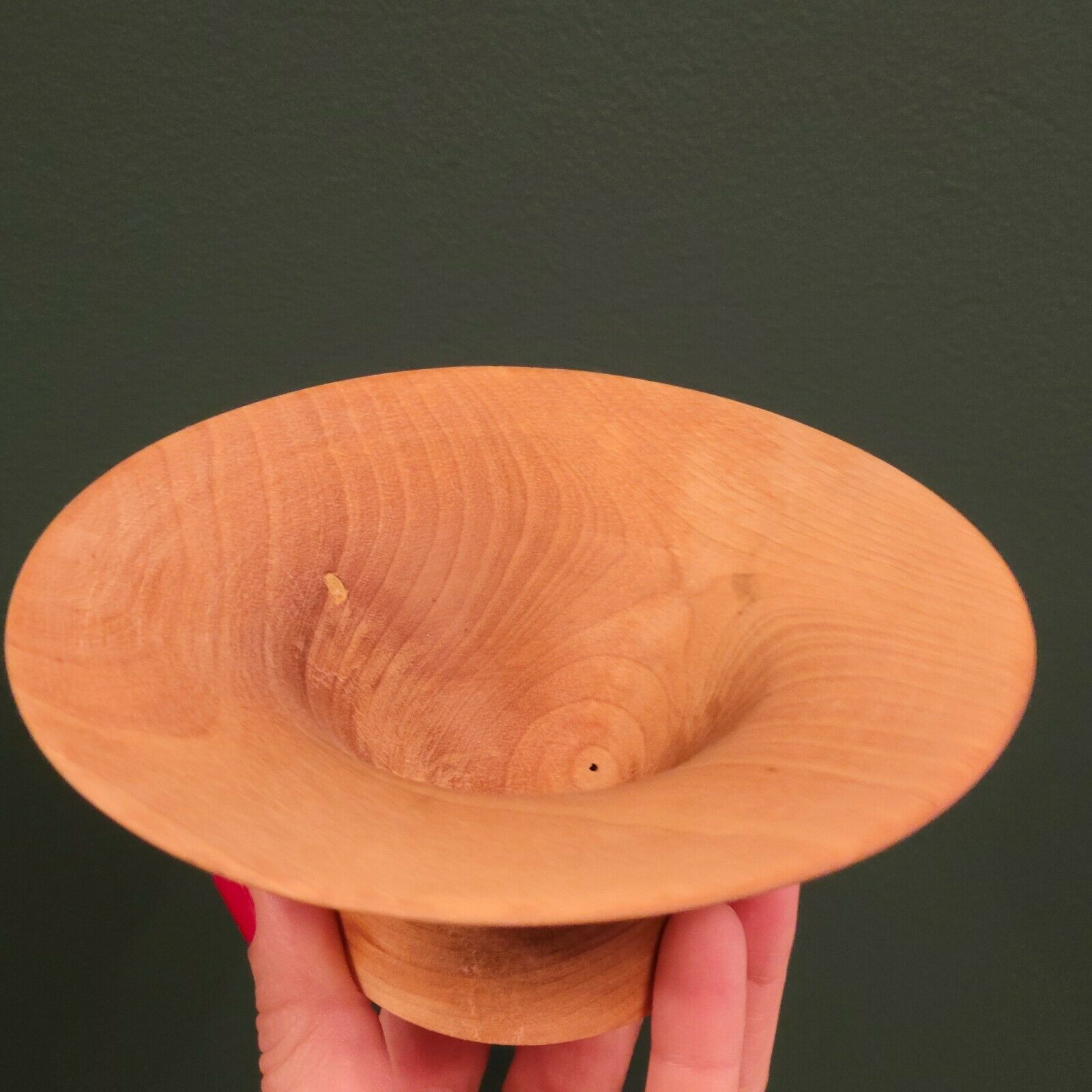 2 flared bowls in square and round wood