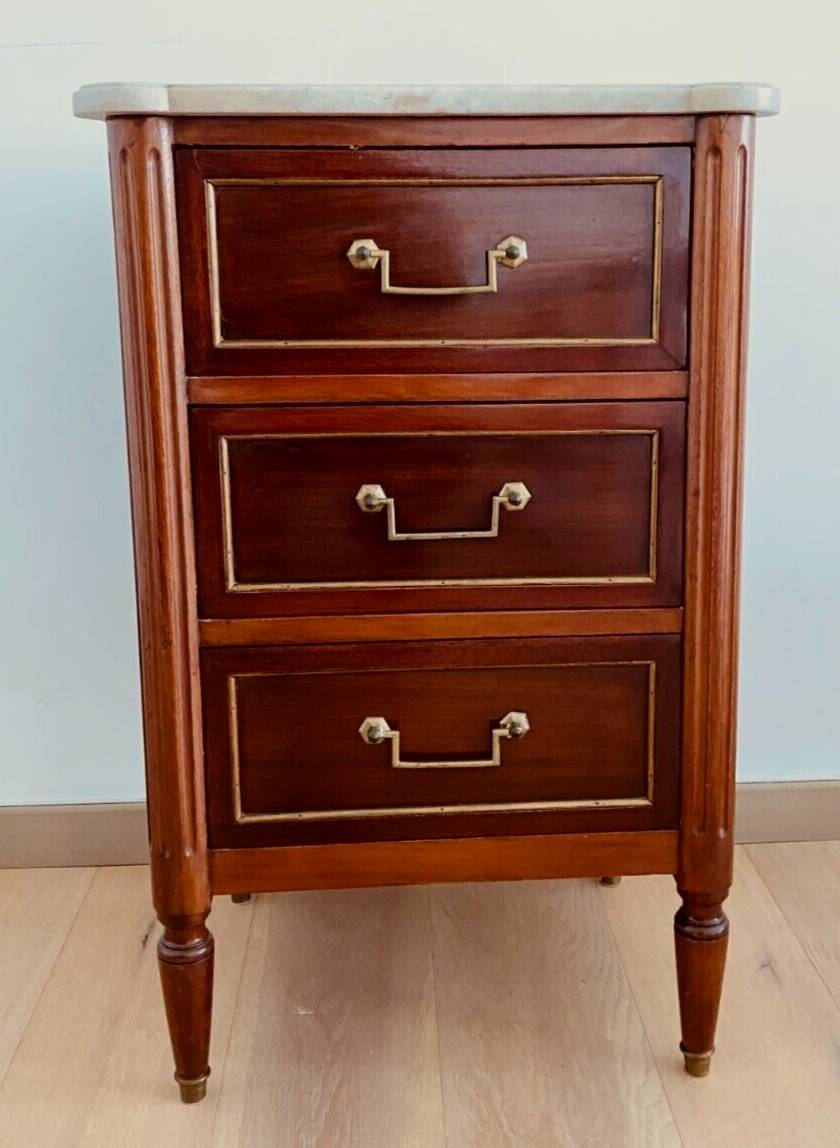 Louis XVI style chest of drawers in mahogany 20th century