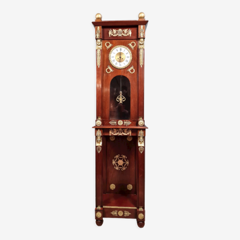 Horloge régulateur de parquet style Empire en acajou vers 1880