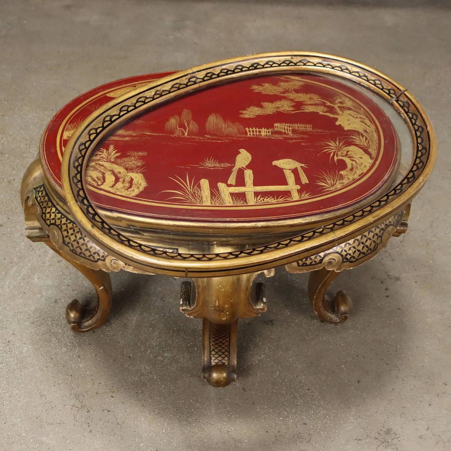 Table basse ancienne en bois laqué chinoiserie, Italie, début XXe siècle