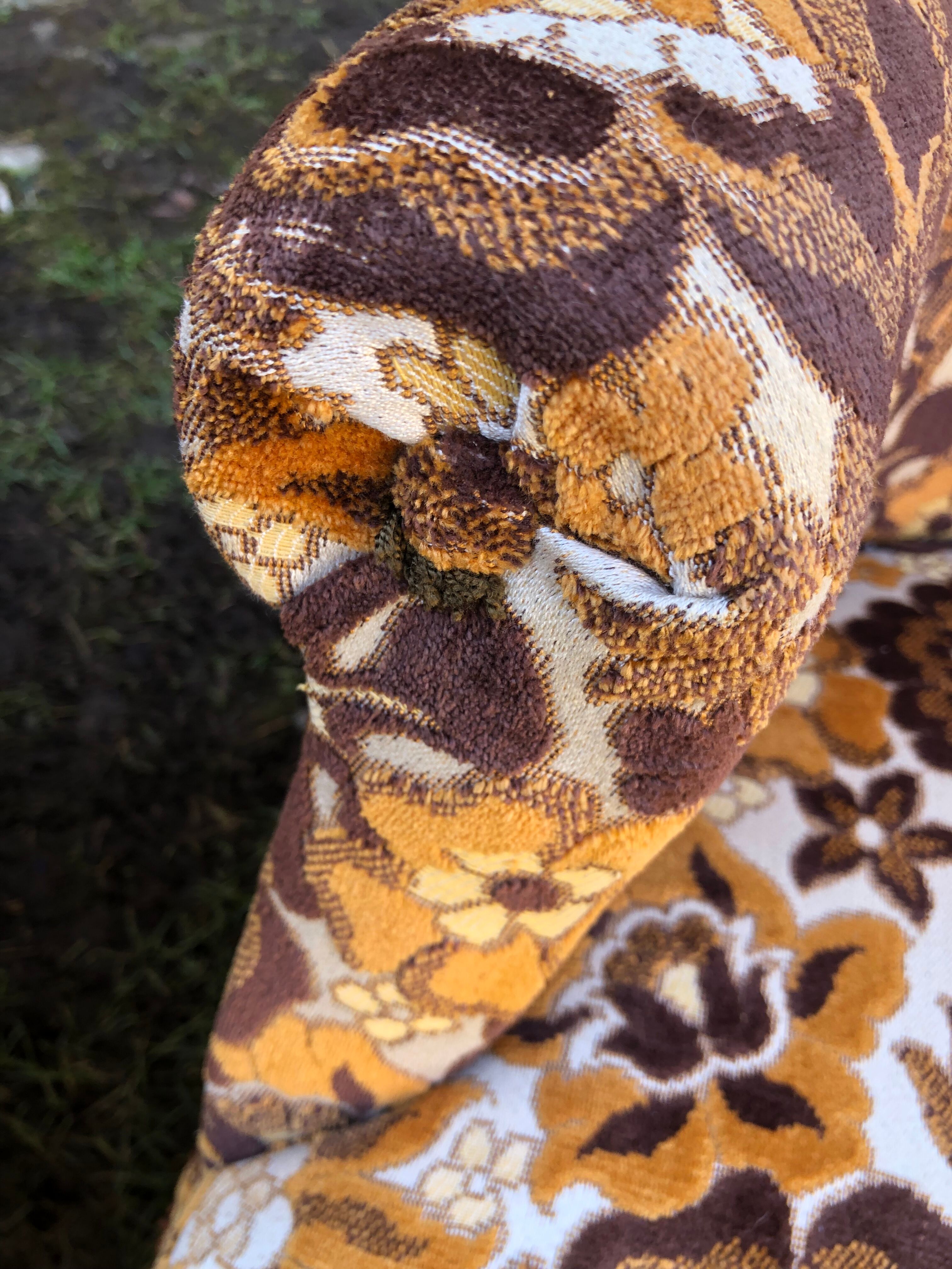 Toad chair and footrest set