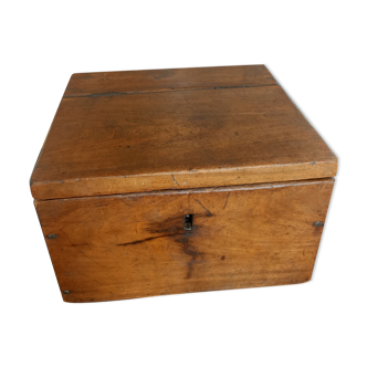 Salt box XVII walnut