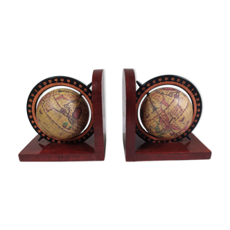 Pair of bookends globe
