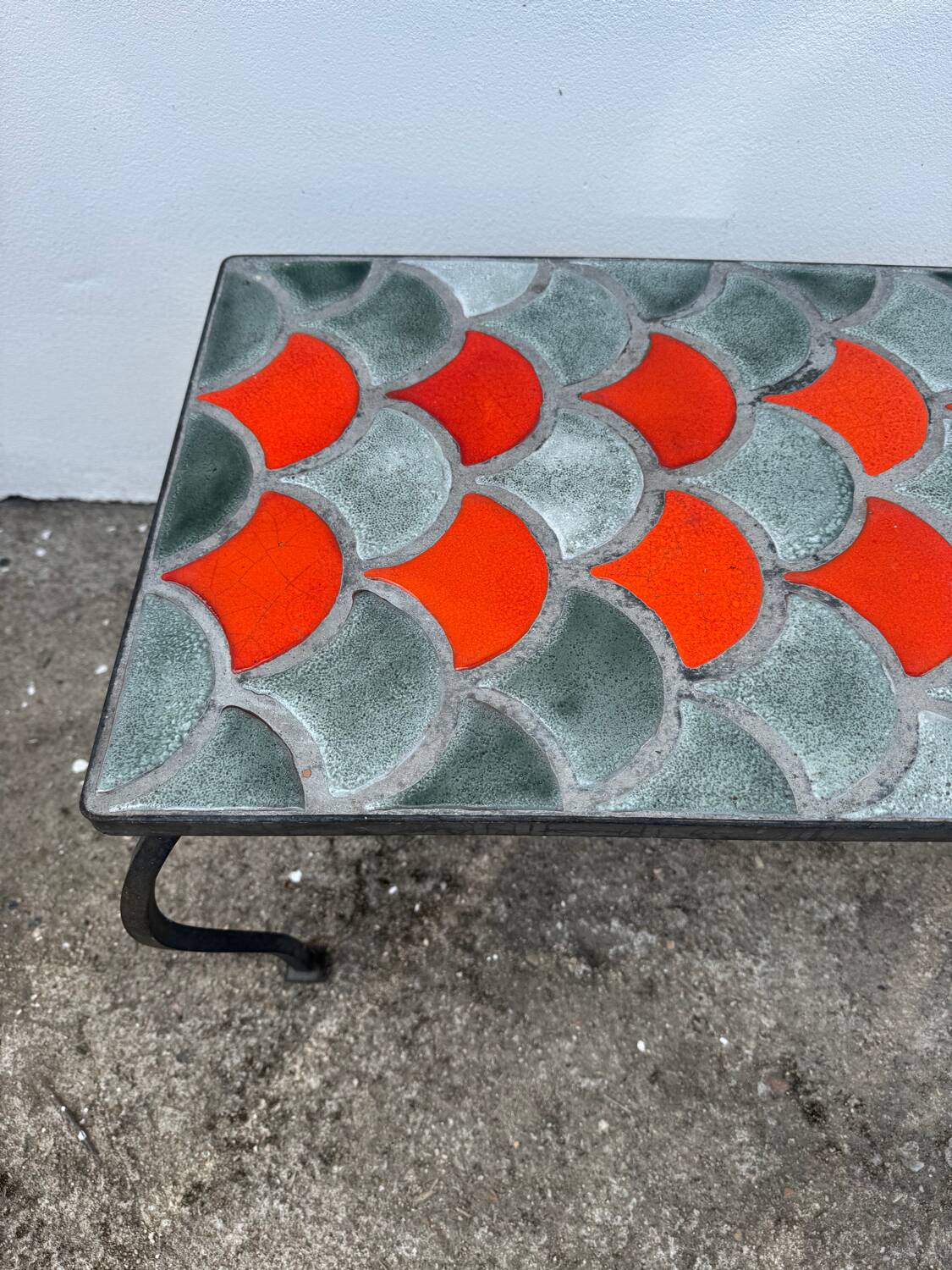 Ceramic coffee table with scales from the 1950s.