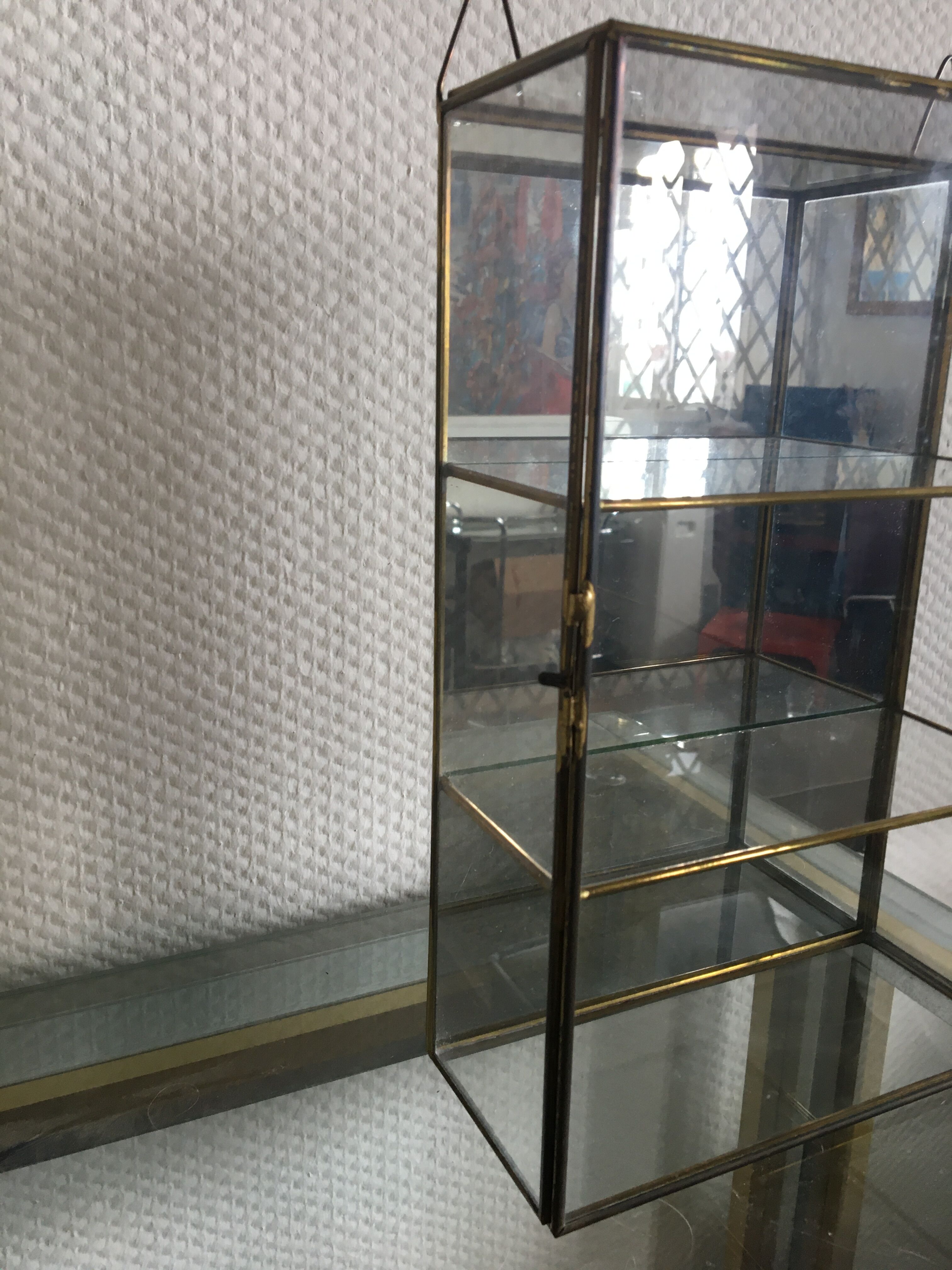 Vitrine murale laiton et verre