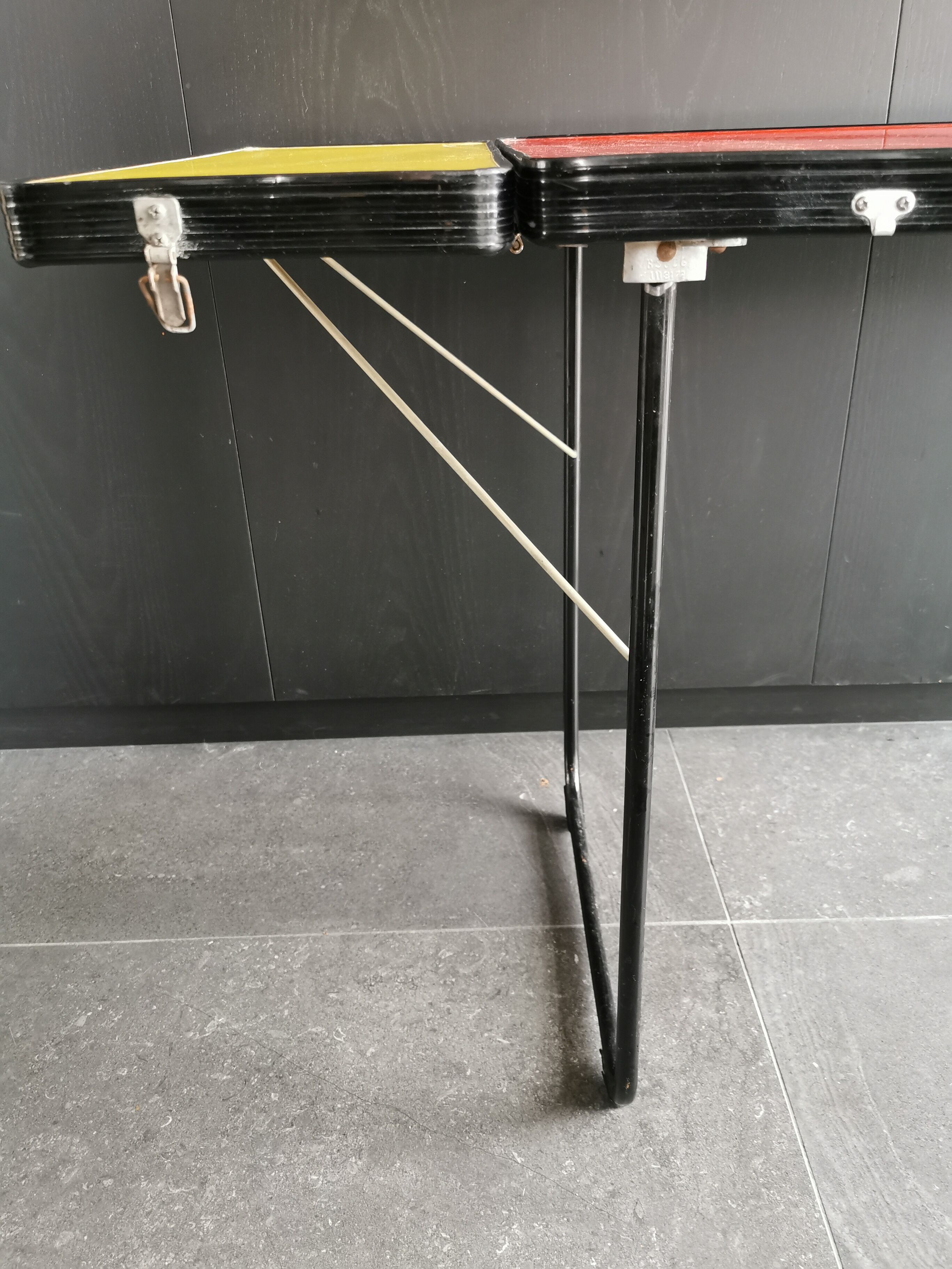 Two-tone vintage foldable side table with 2 extension cords