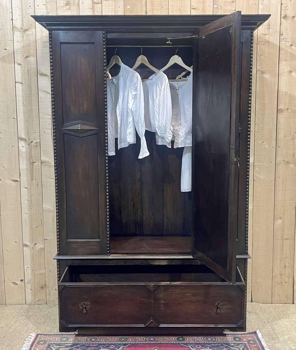 English oak wardrobe from the beginning of the 20th century - Dismantable into 3 parts