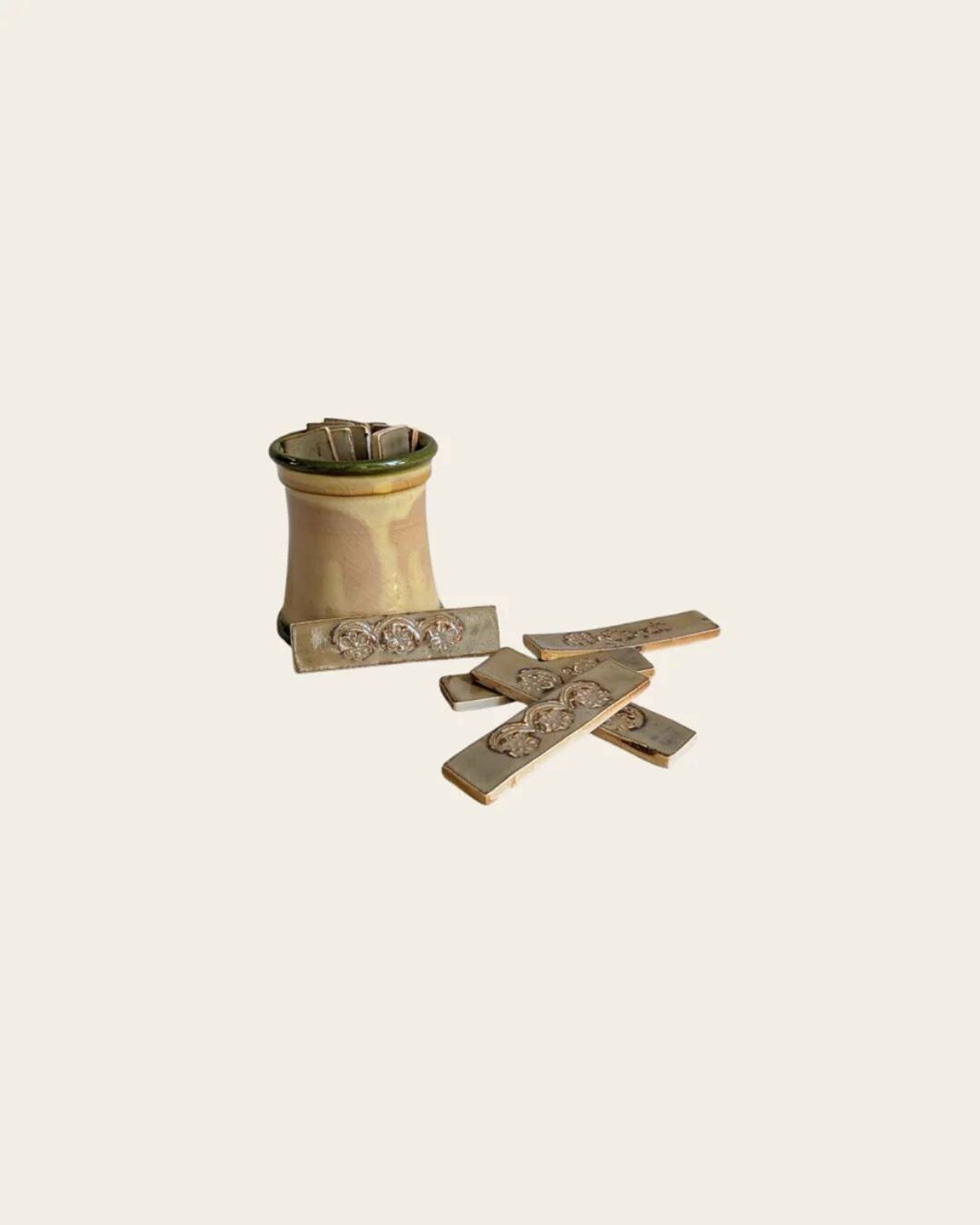 Set of 13 knife rests
