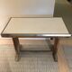 Table de bistrot bois et Formica
