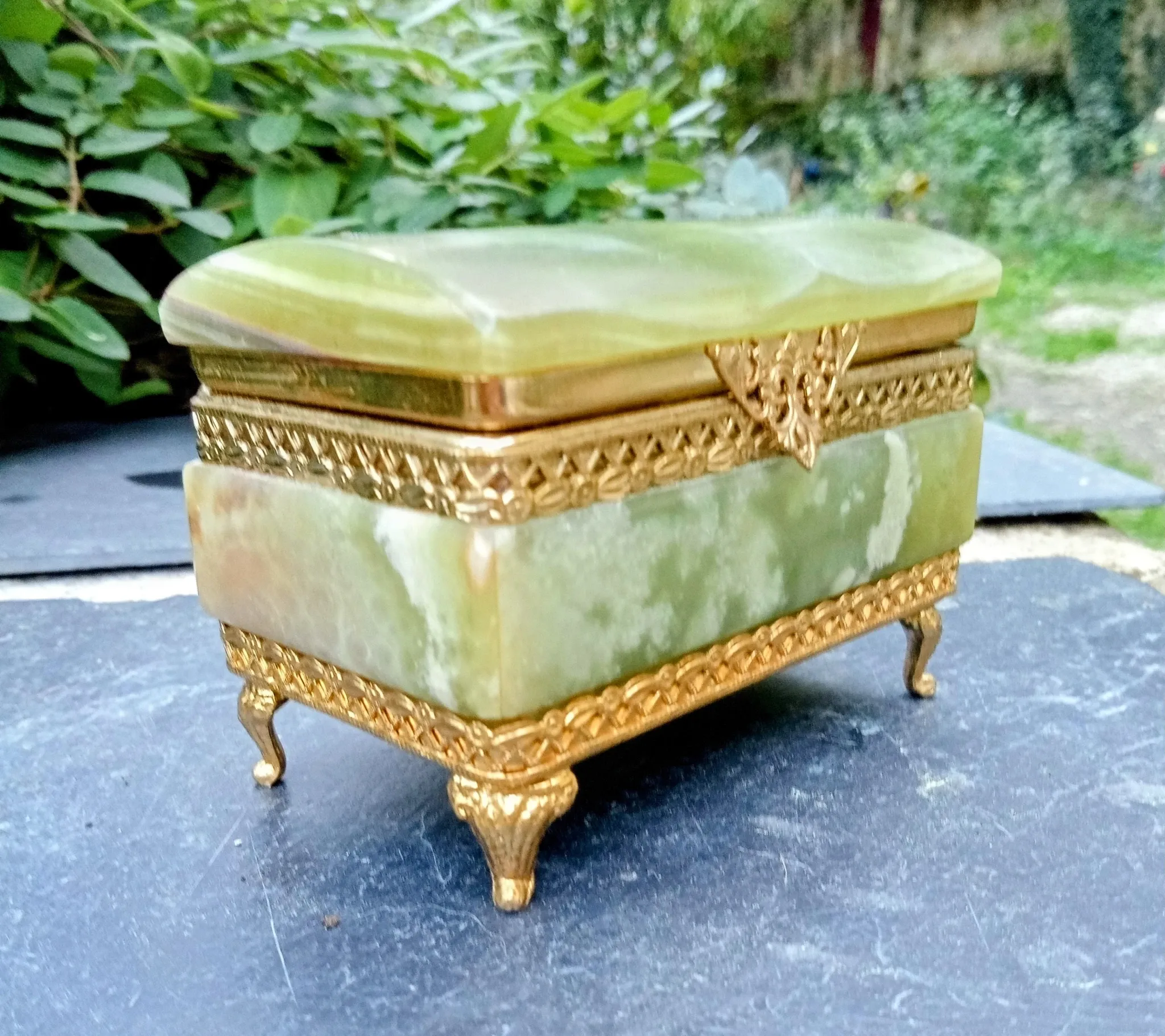 Ashtray, onyx jewellery box from the 1960s, vintage Italy.