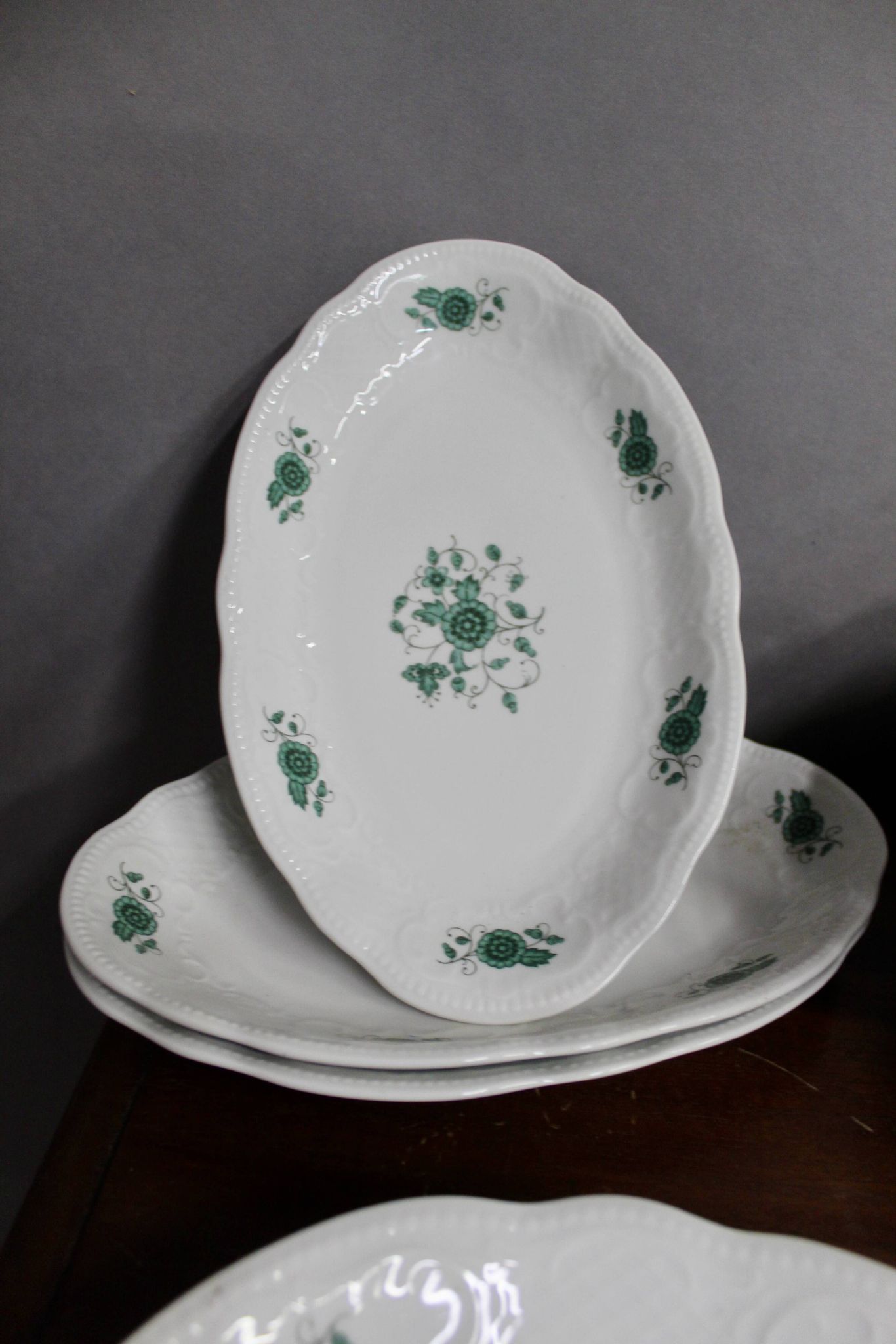 Seltmann Weiden Bavaria 31-Piece Porcelain Dinnerware Set