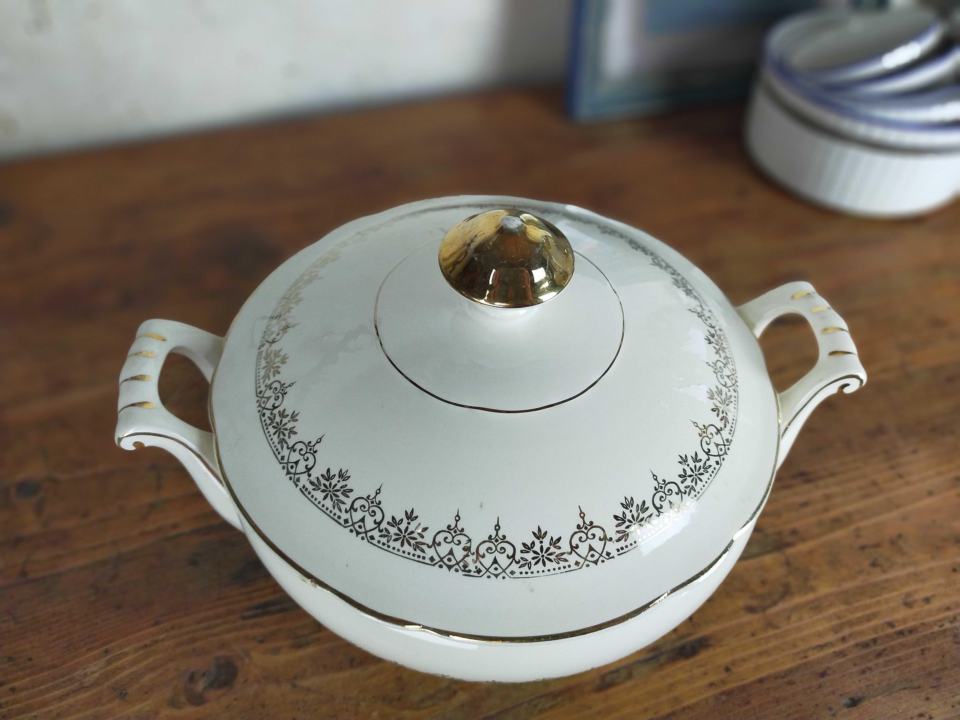 Villeroy and Boch tureen