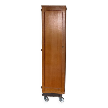 Armoire vintage
