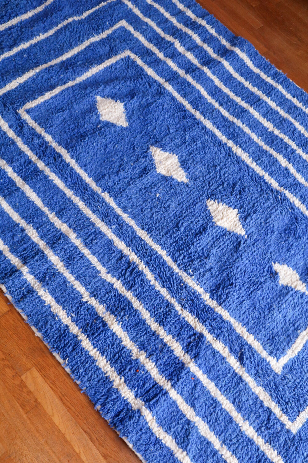 Klein blue and white Moroccan Berber rug