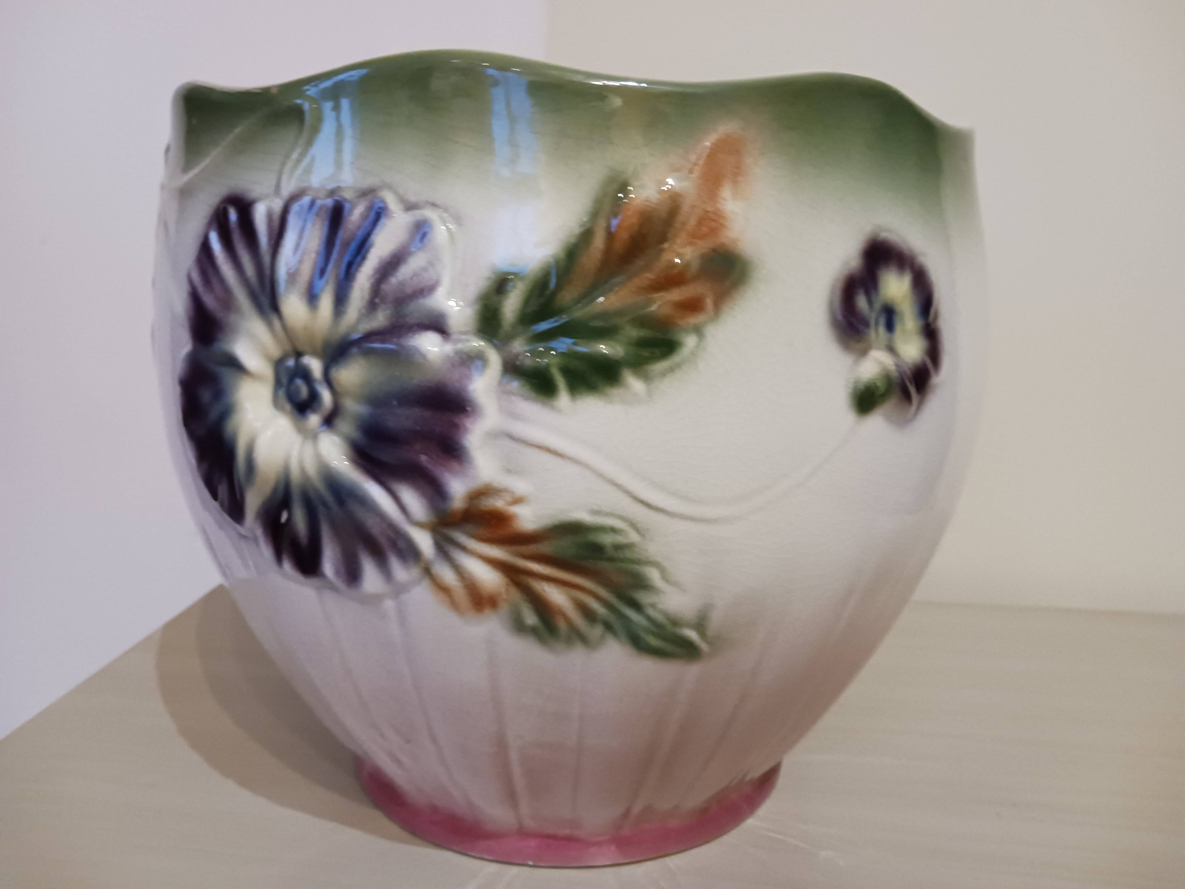 Slip pot cover, 1950s.