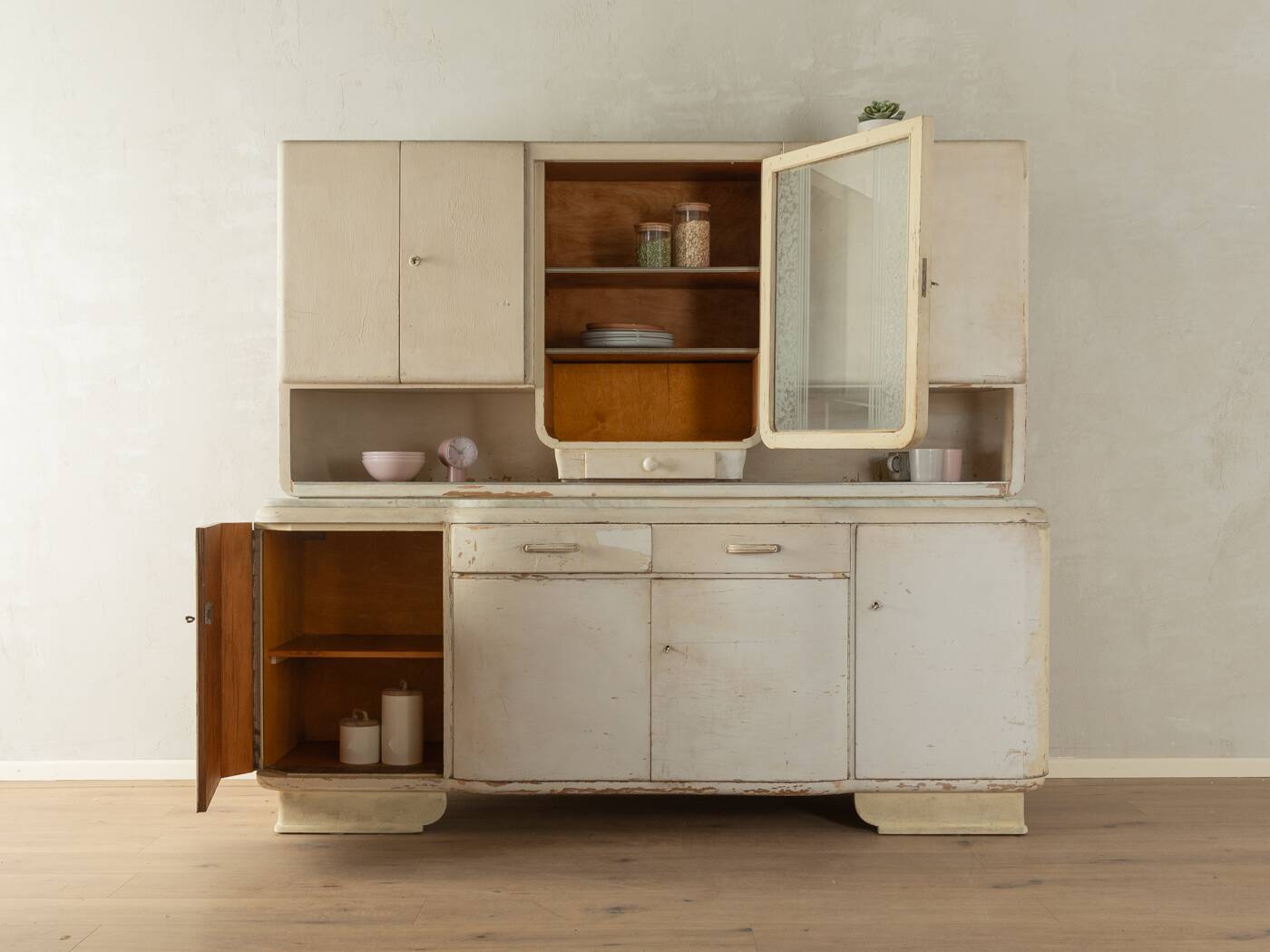 Art Déco kitchen cabinet