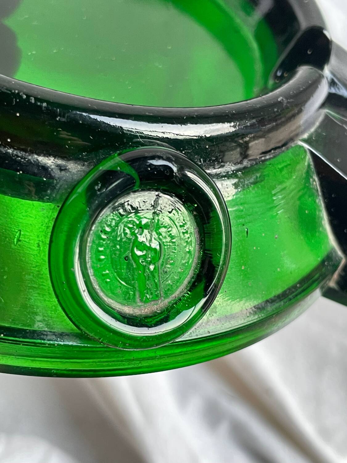 Green glass ashtray 70