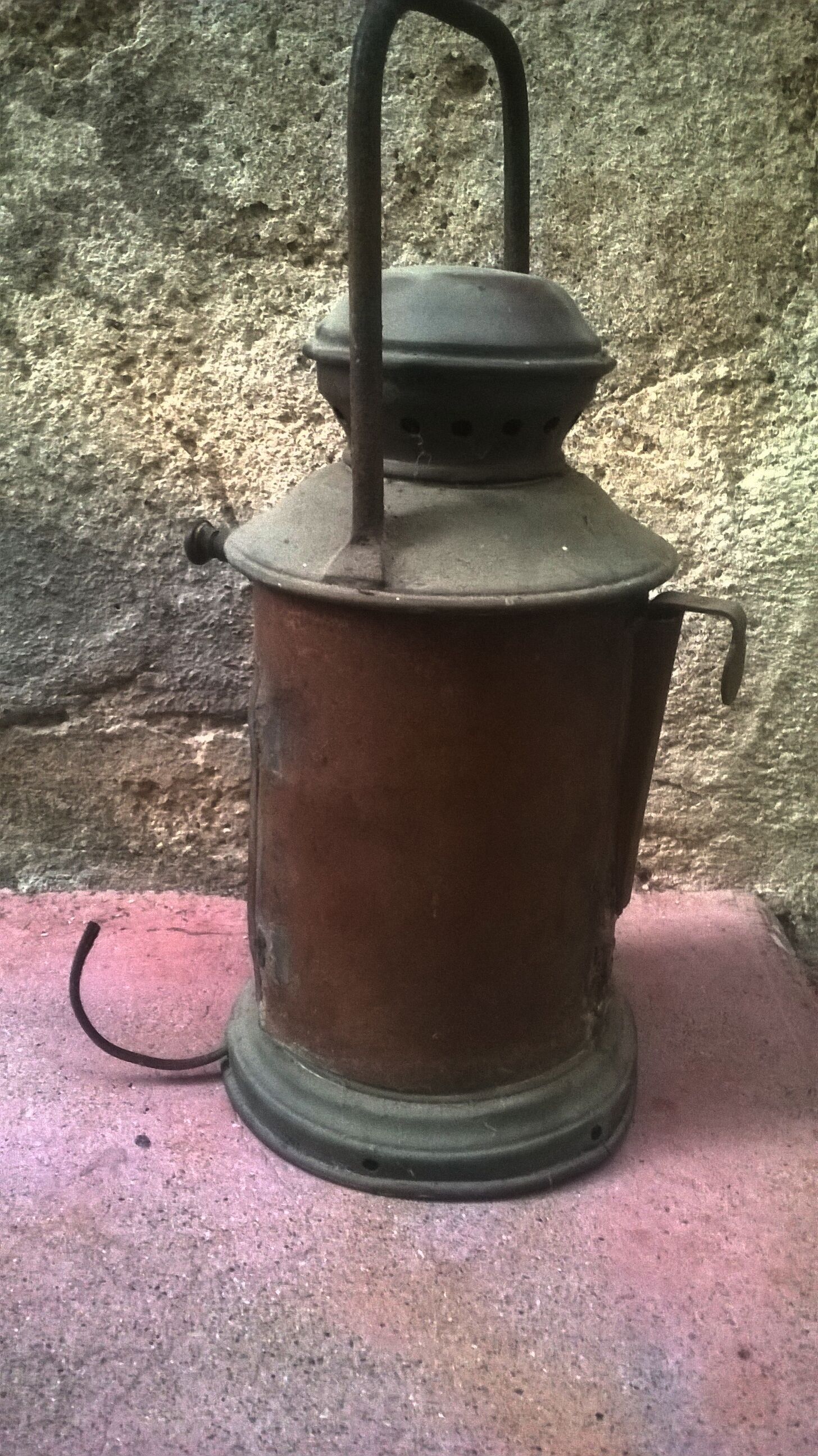 Lanterne ancienne Dorvaux