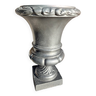 Vase medicis en fonte