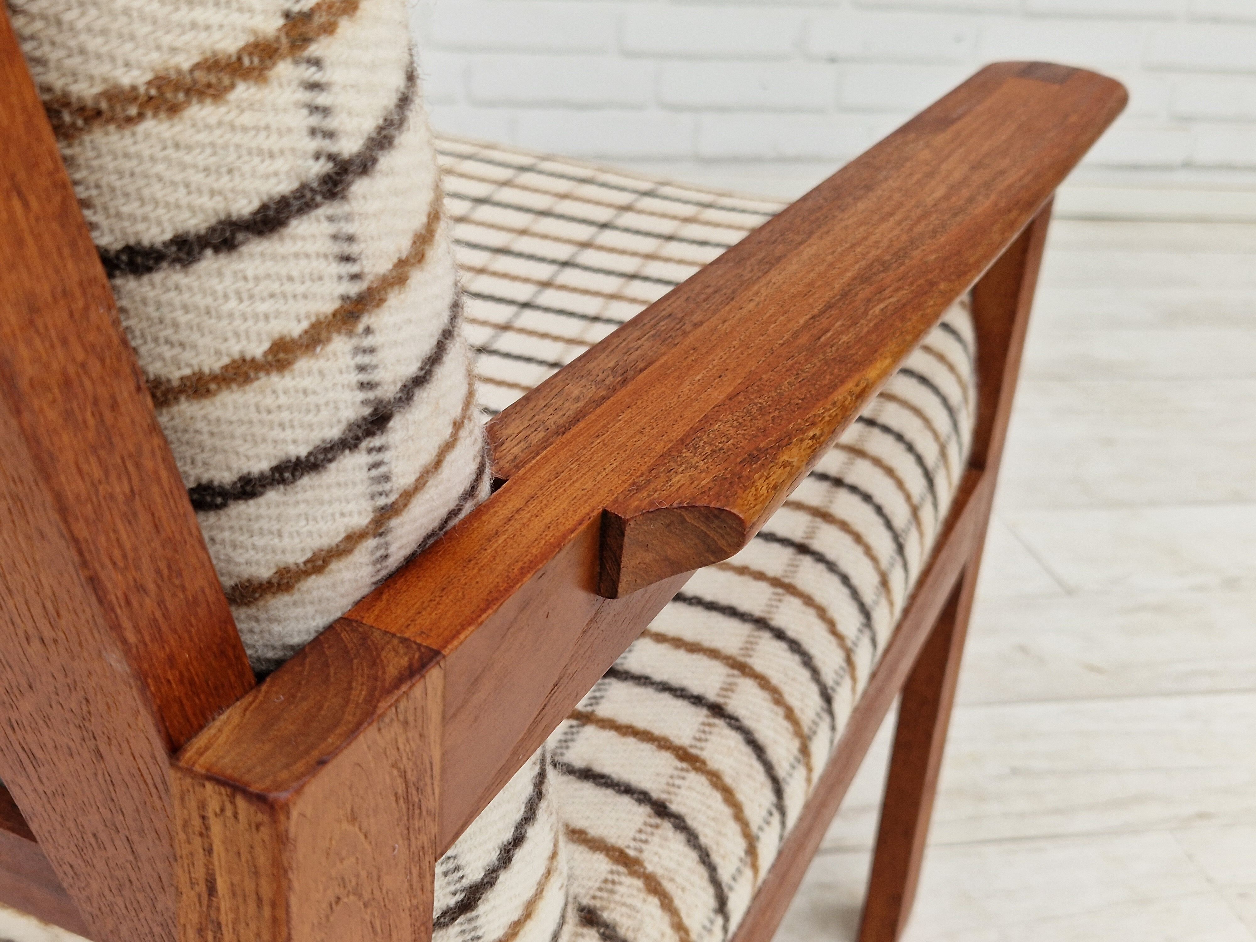 Années 1970, design danois par Illum Wikkelsø, modèle Capella pour Eliersen Møbler.