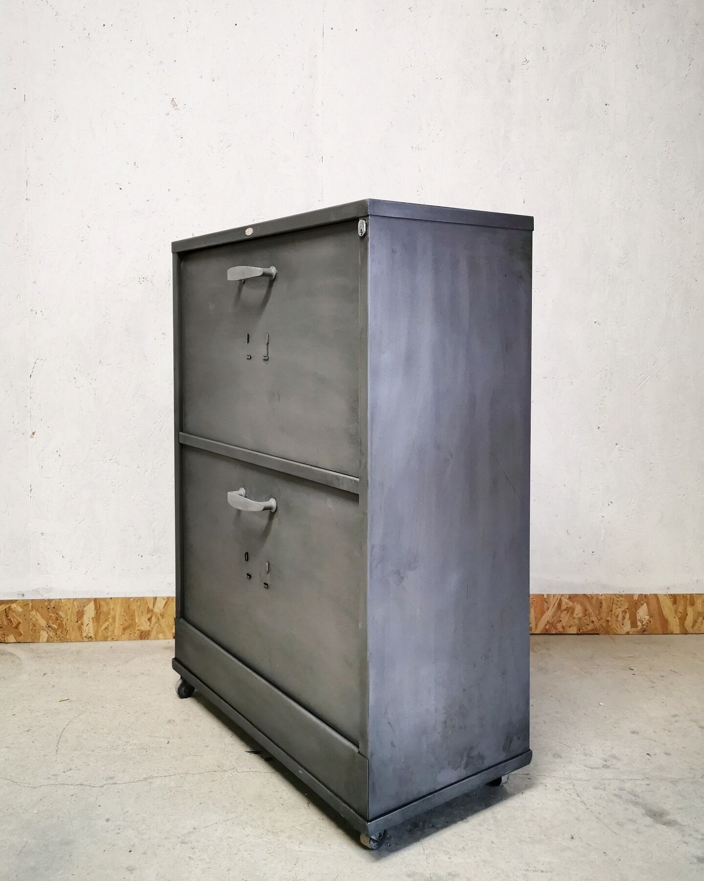 Jec industrial storage furniture