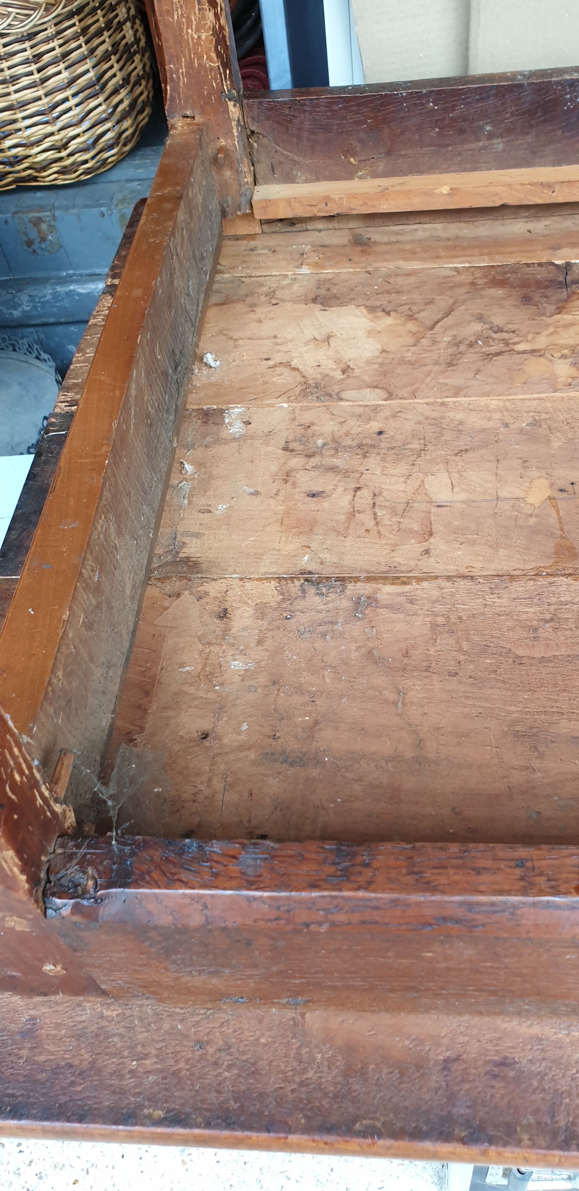 Farmhouse table in massive epicea XIXth