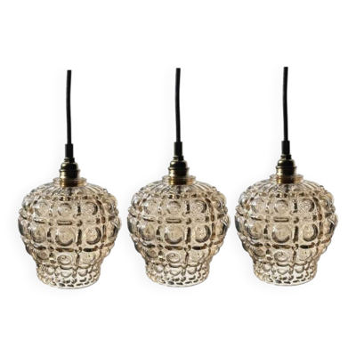 Lot de trois suspensions en verre scandinave