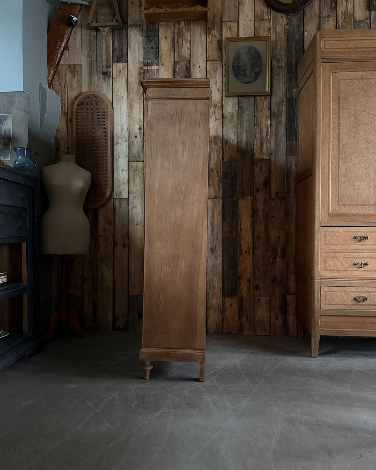 Old library with grilles (renovated)