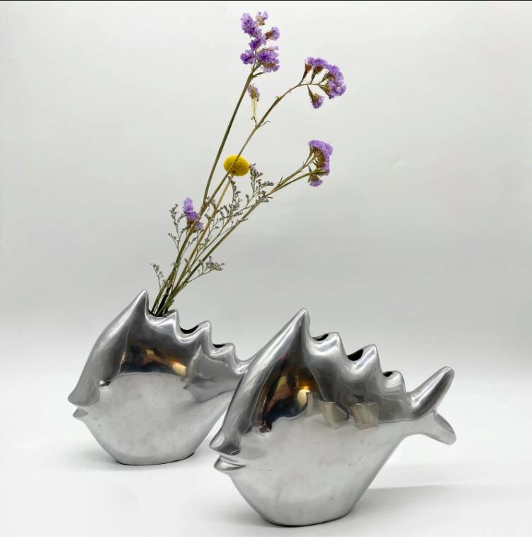 Pair of “Fish” vases / Cast aluminum – 1980s
