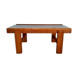 Coffee table in solid elm and smoked glass of the 1970s