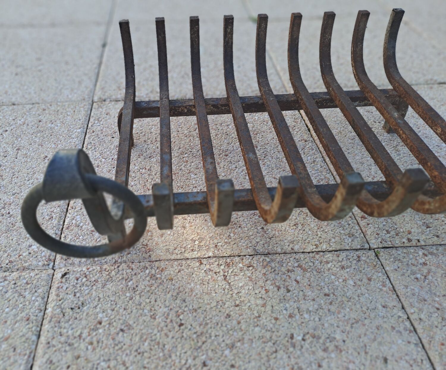 Cast iron log holder