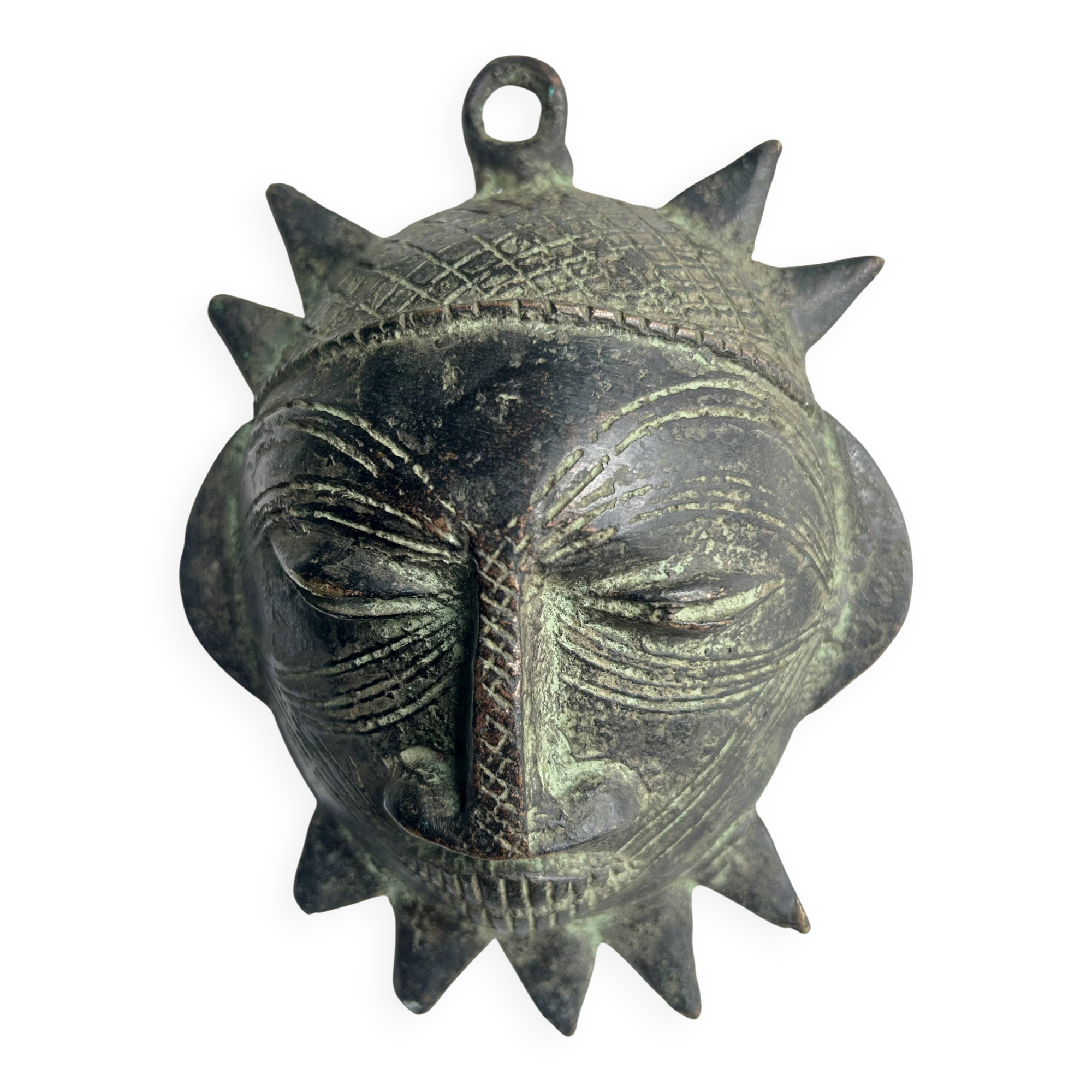 Masque Tikar en Bronze Fekima– Masque de Divinité | Art Africain