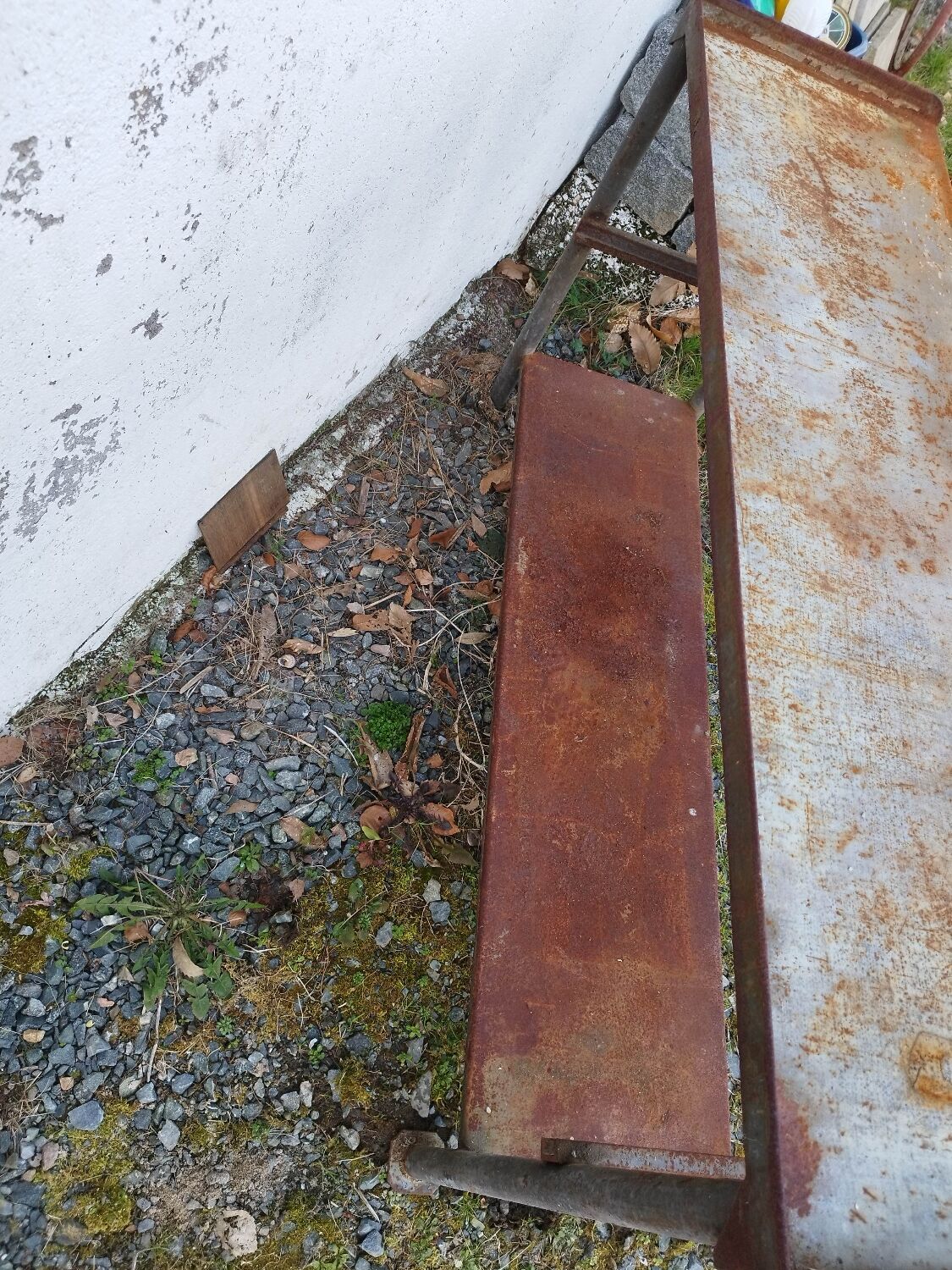 Iron workbench serving table