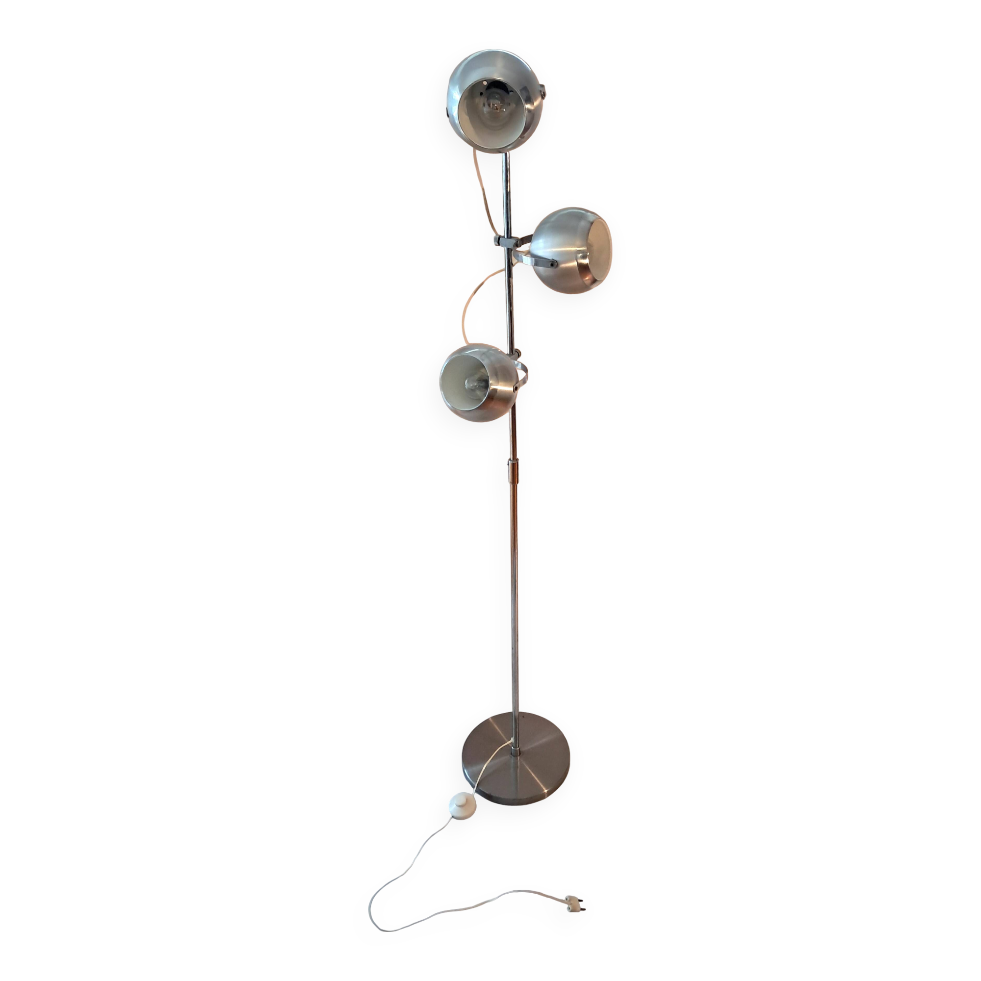 Vintage 1960s "Eyeball" 3-light floor lamp.