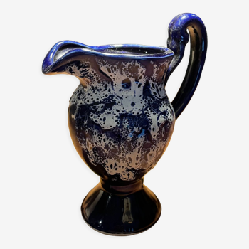 Small pourer, carafe de Vallauris in blue ceramic and white patterns