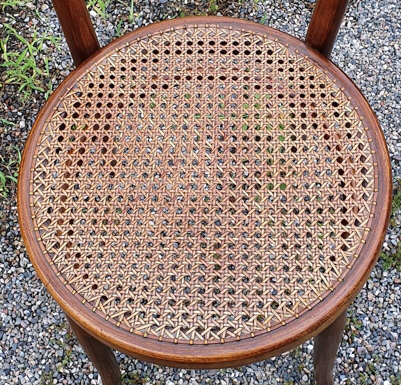 Art Nouveau bistro chair in curved wood