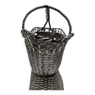 Wine basket woven in silver wire