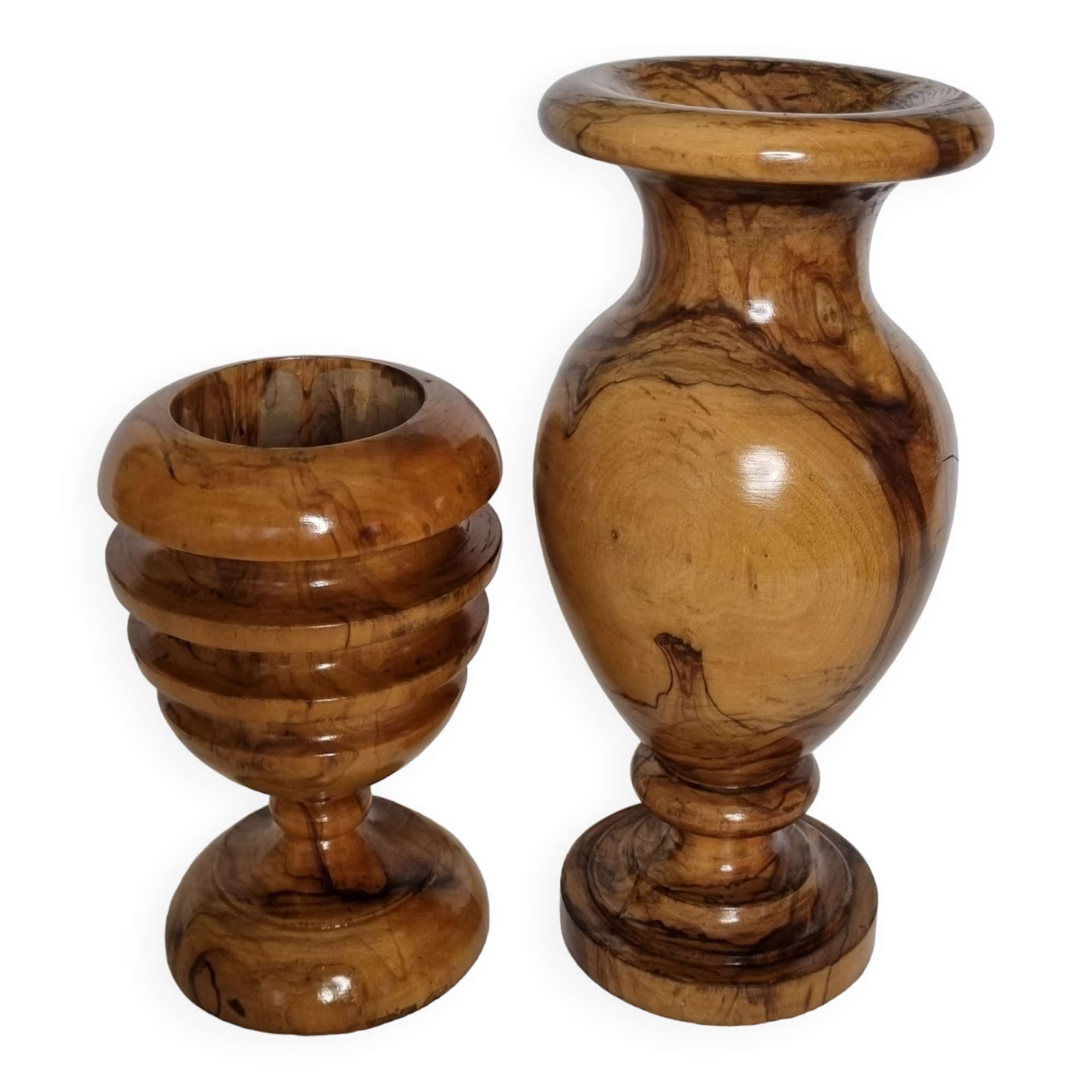 Two decorative vases in turned olive wood, 27 cm