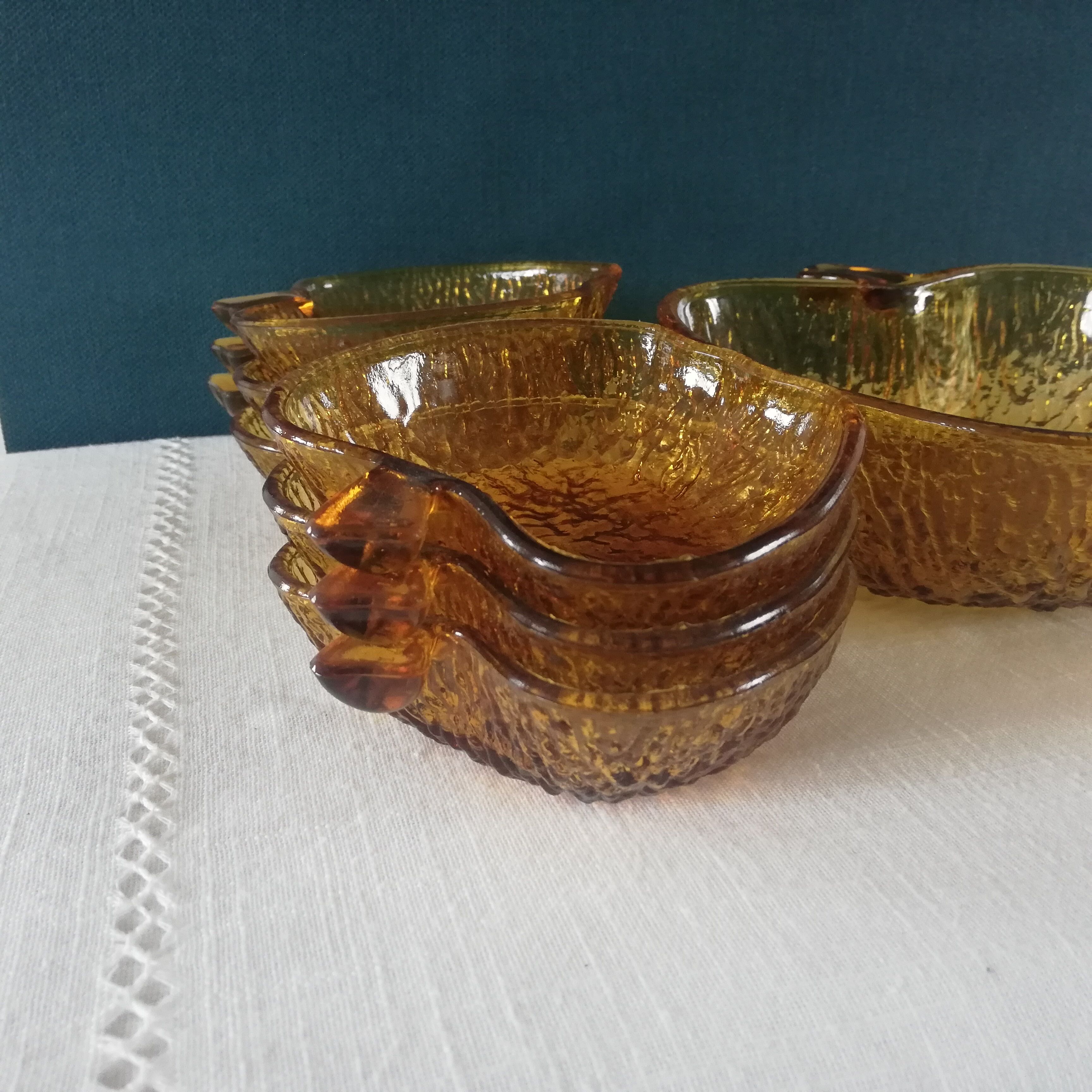 Salad bowl and apple cup service