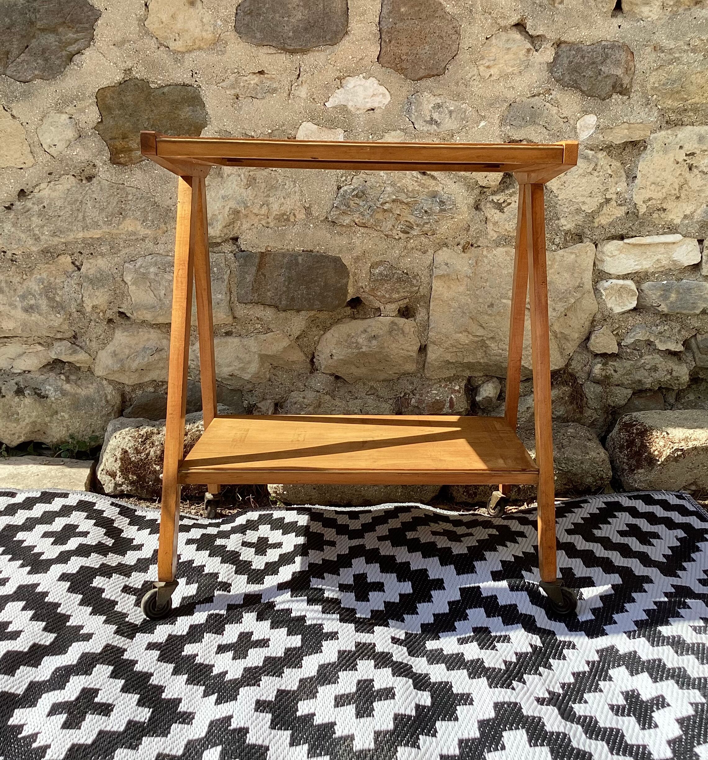 Side table compass foot