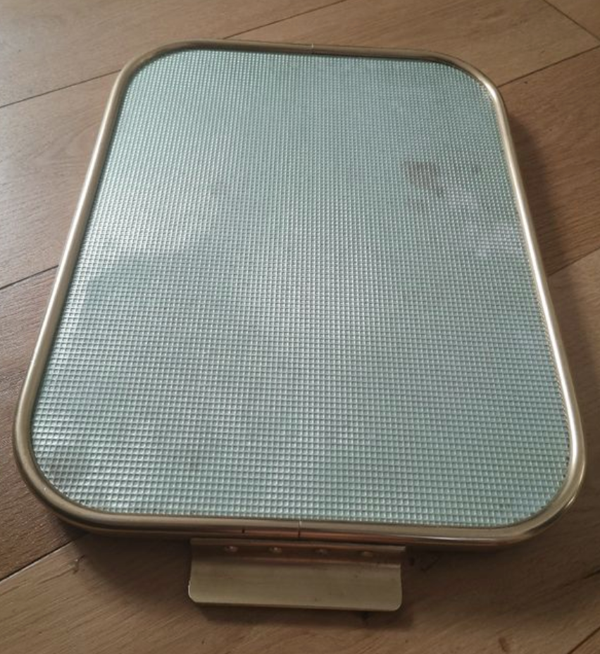 Kaymet-style gold metal tray 50/60