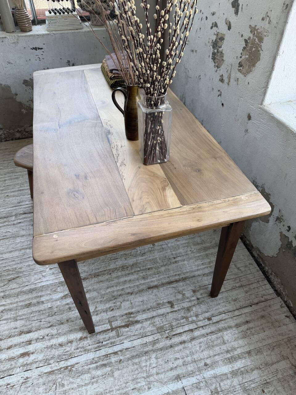 Table de ferme noyer pieds fuseaux 1950
