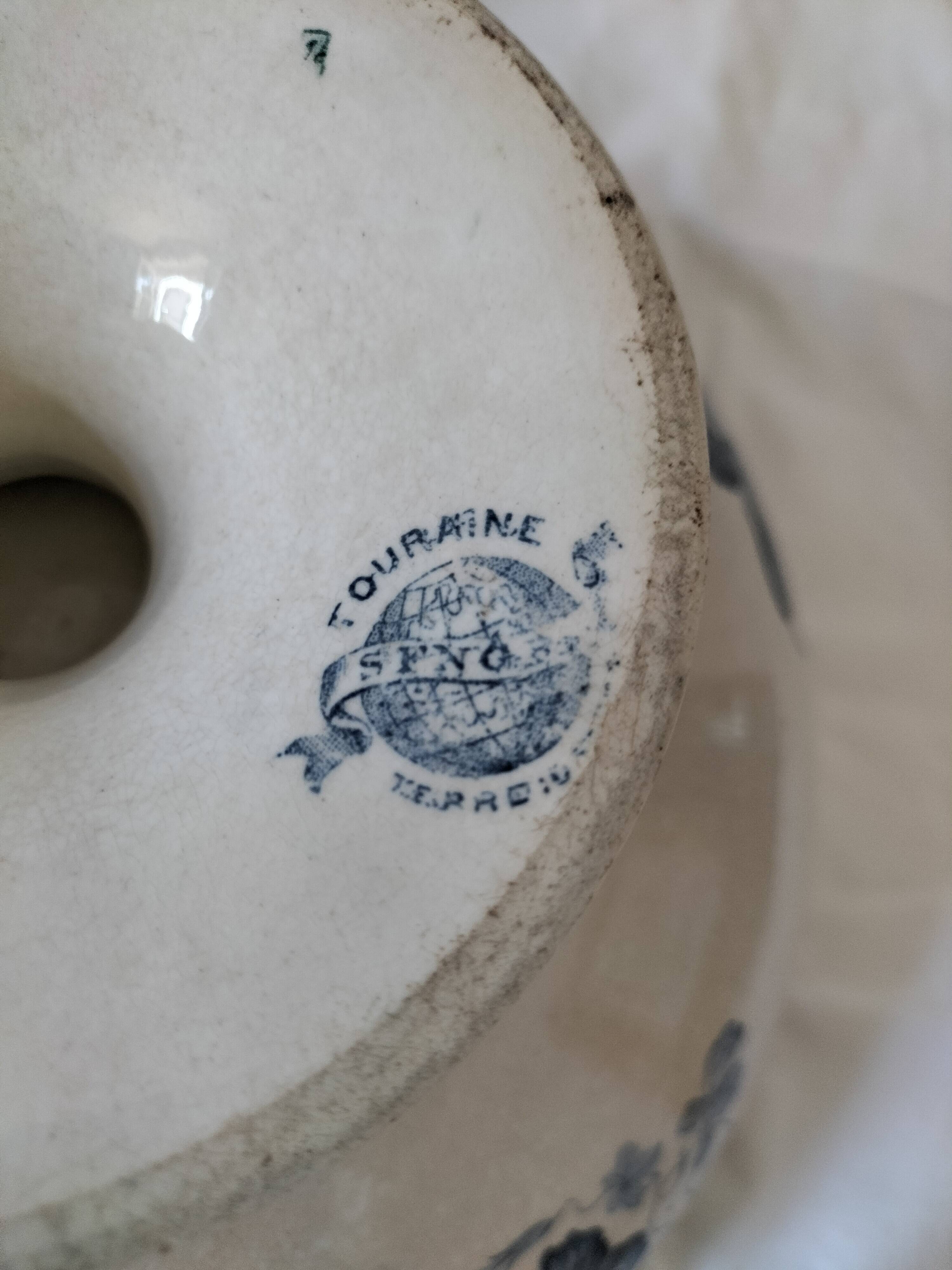 Compote dish with pedestal – SFNO stamp (circa 1890-1910)