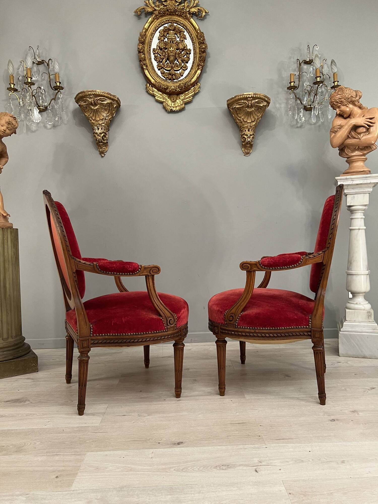 Paire de fauteuils de style Louis XVI époque fin XIXeme
