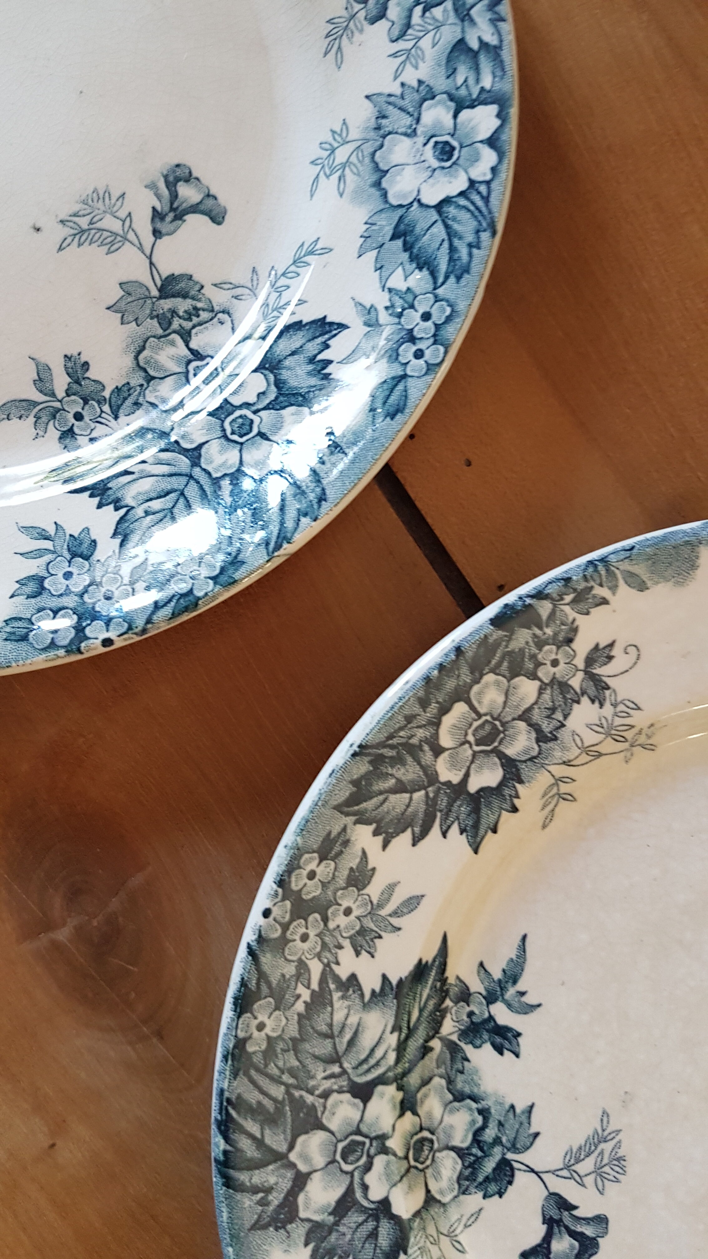 Set of 8 flat plates Saint Amand and Hamage